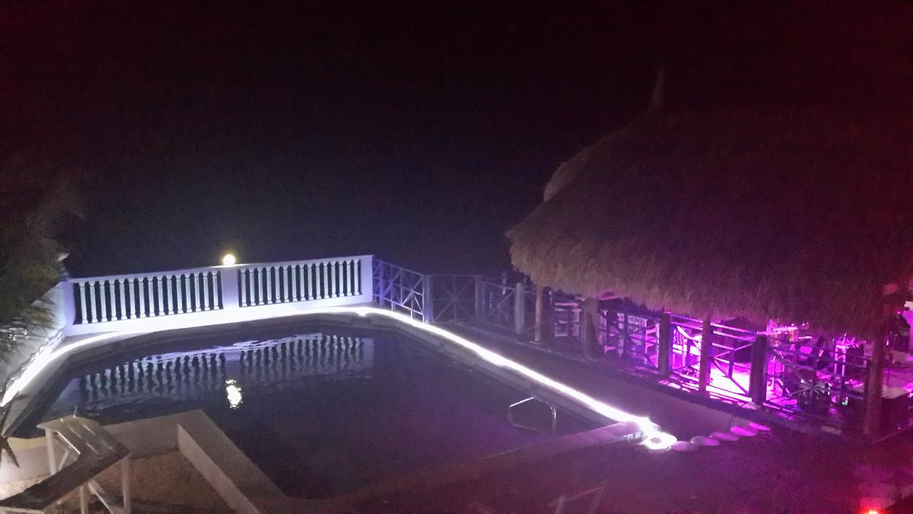 Las Olas Beach House Westpunt Bagian luar foto